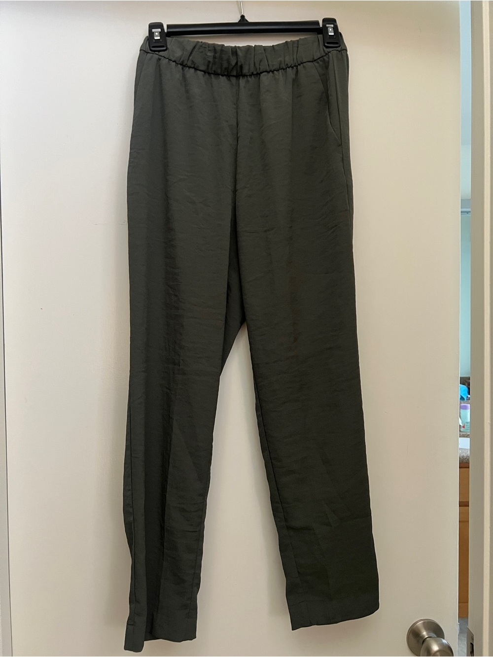H&M Women’s Olive Green Pull on Pants